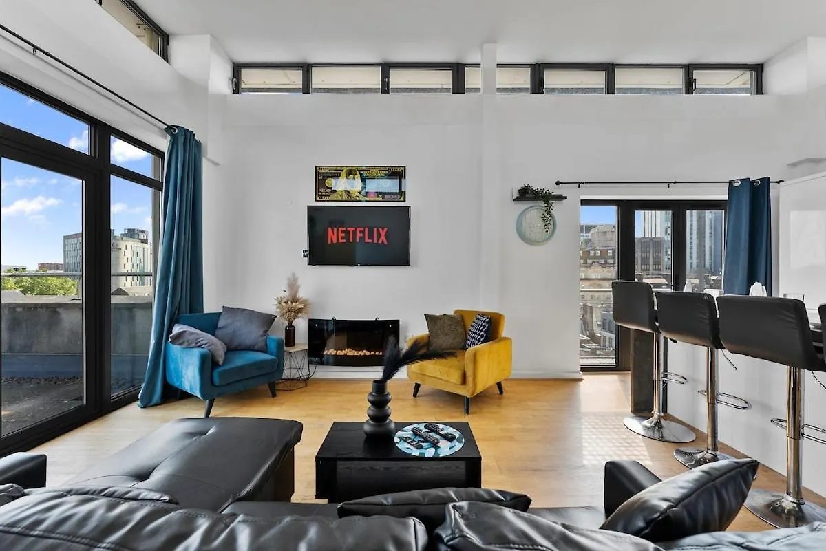 Central Cardiff Penthouse - Private Rooftop 0*,  Großbritannien