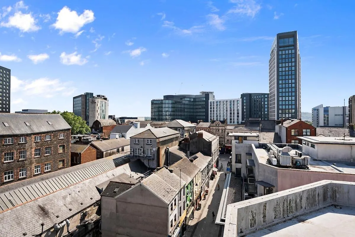 Central Cardiff Penthouse - Private Rooftop