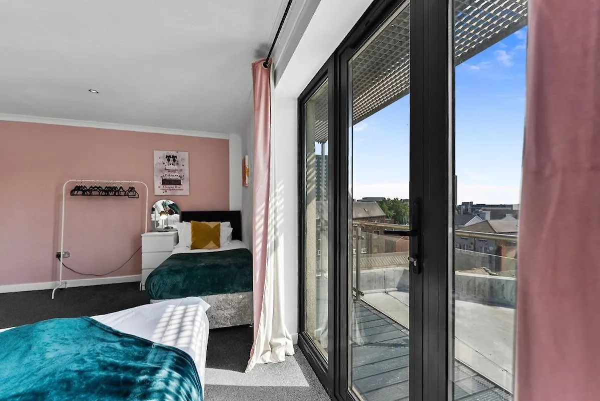 Central Cardiff Penthouse - Private Rooftop Apartment