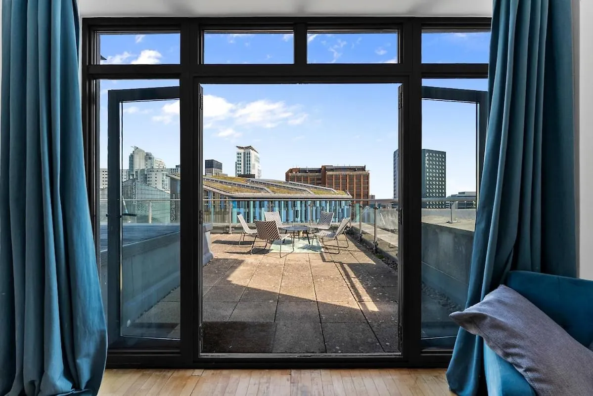 Central Cardiff Penthouse - Private Rooftop 0*,  Großbritannien