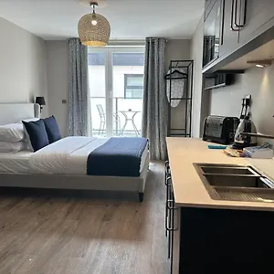 Hotel Central Studios, Cardiff